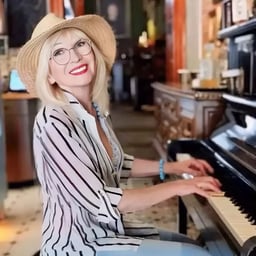 Internet celebrity beauty girl Dora welfare collection 15