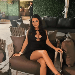 [Super sneaky tracking perspective] Tracking down a high school girl found at a campsite at night, it's like a sleep rape!