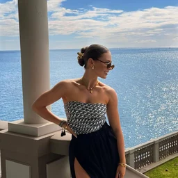 , Shota felt that humans should help people in other worlds who were in trouble, so Shota asked his mother to borrow an old private house for elves and orcs to live in and take care of them...