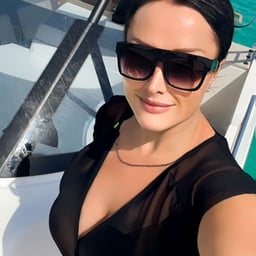 Whitening beauty girl’s mischievous hot spring trip!