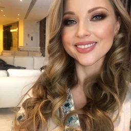 The sisters juicer, stockings, high heels and long legs serve the elder brother together. They kneel on the ground to lick the elder brother's dick. They take turns playing with the cock while standing from behind, moaning and moaning.