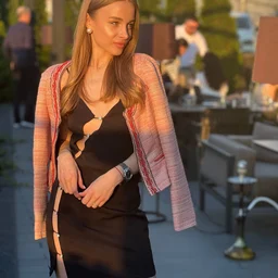 :The sexy young woman who just finished cupping went to a hotel to book a room and use her cock to detox~ The sexy young woman who just finished cupping went to a hotel to book a room and use her cock to detox~