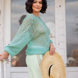 This bench is great for watching pussy.