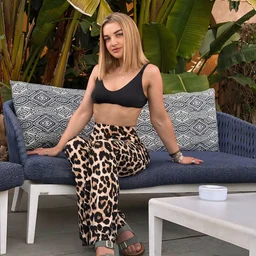 NACR948 A slutty wife who doesn't drink her husband's sperm, but drinks the sperm of her affair partner.