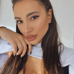 The ultimate goddess! Sweet, sexy and charming! Gray silk high heels are masturbating passionately, and the dildo is thrusting into her pussy, with an expression of enjoyment