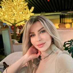 Domestic anchor_half coconut_temptation close-up_bdb20e...