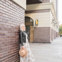 The beautiful girl who became the stepfather’s vagina!