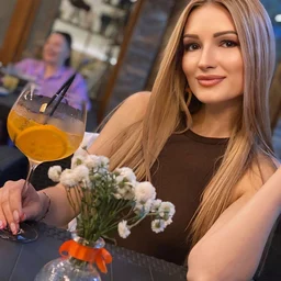 College belle goddess! Her breasts are big and white...