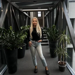 [Exclusive news] Doll sister reveals her face! Identity information stolen! A distressing message from his parents appeared under xx’s video! All videos on the official website have been cleared