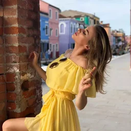 MIDV490C Reina, the student council president who created a new soap club, wears a naughty costume and provides unlimited service.