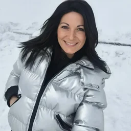 DOCD053Personal photography of amateur girls in swimsuits who are posting videos on SNS! Bring it to the erotic development and have lovey-dovey creampie SEX!