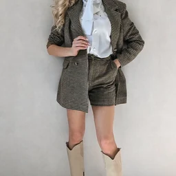 KU's top-notch Thai mixed-race car model in black stockings [Part 2] With her good looks, the tattooed guy ravages her wildly. She deepthroats the big cock and fucks him in various positions. She screams and moans. Look at her expression and listen to her