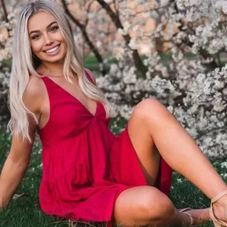 Dimples, the beautiful young lady lets loose and masturbates in a big show...