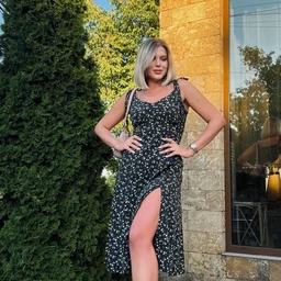 If you meet someone you like in a nightclub, you can book a room directly.