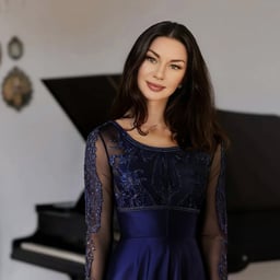 The humiliation of the giant butt shemale.