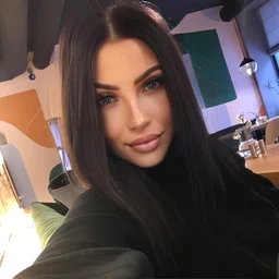 Petite and exquisite Sichuan girl