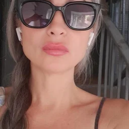 Two sleazy men picked up the body of a fashionable beauty outside a bar at night. They took her to the hotel and they took turns having sex with her. They fucked her and filmed her at the same time. From the outside, you can’t tell she has so much pubic h