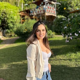 The young lady seduced the handsome guy in the neighborhood and was creampied without a condom.