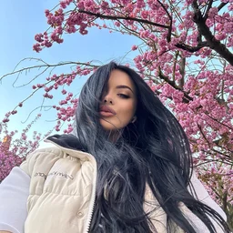 Hot bitch, how can a man satisfy her 3