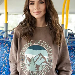 The child-faced goddess uses super charming props to masturbate so much that she takes off 3_22.