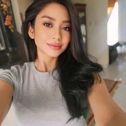 It's all her~also a show model 4