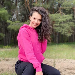 Big picture of a beautiful woman showing her hair and completely naked, in private clothes and underwear, and in a completely nude pose!