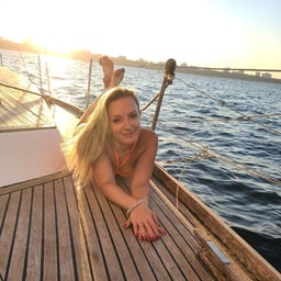 The horny boyfriend came home and watched his wild girlfriend wearing a bellyband and started having sex without even taking a shower!