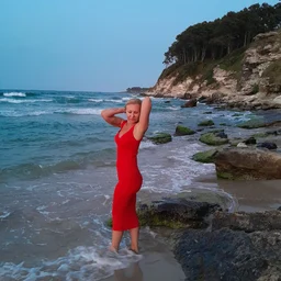 The deer girl couldn't hold back and fucked in a hurry in the corridor