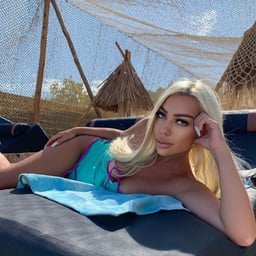 Beautiful and elegant people - the first visual top experience.