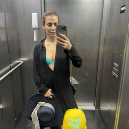 -Natural huge breasts!