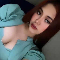 Beautiful female anchor with plump body masturbating show