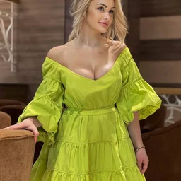 The little devil's temptation of a scheming beautiful girl and the late night work of a married store manager, the unruly businessman Yuka.