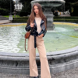 While on a business trip, I unexpectedly stayed in a shared room with a junior female employee of SONE550 who was hot even though she was new... Dere the next morning