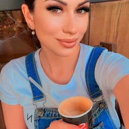 The young lady with sexy black stockings and plump ass gets horny and sticks her ass out for her big brother to penetrate her pussy without a condom.