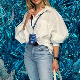 The horny young woman has a happy weekend, ride on the cock and shake it hard~