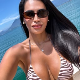 VENX233C ``Do you get excited by your aunt's underwear?'' An aunt squeezes every drop of her nephew's sperm out of her freshly taken off panties.