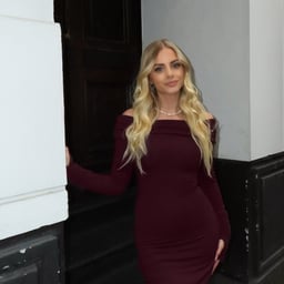 A college student born in the 1990s, her breasts are really white and she screams so powerfully, with Mandarin dialogue