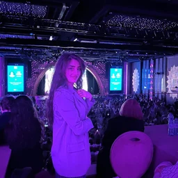 A fashionable and active female college student who looks cute but is very interested in pornographic things.