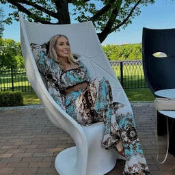 ROYD221 Hey, let's study sex. The slender and neat chairman's secret side is a marginally horny slut who sneaks into my room and secretly devours my dick!