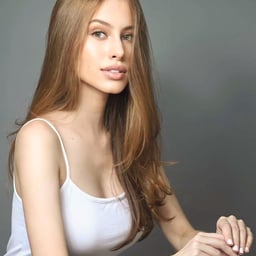 :A wealthy man dating a car model took a selfie and leaked it, and the sexy car model was fucked like crazy A wealthy man dating a car model took a selfie and leaked it, and the sexy car model was fucked like crazy