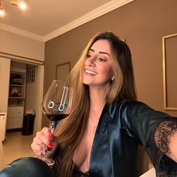 Women's body fluids are overflowing with sweat, saliva, and love fluids. The fusion and convulsions are amazing!