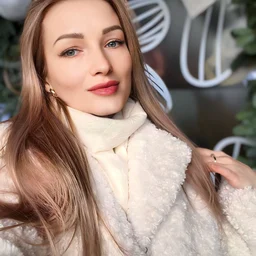 Miao's big-breasted girl gives oral sex to her boyfriend's big dick and rides on it to squeeze the juice