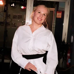 :@20205876340 User uploaded: He took a group of girlfriends to the hotel to catch someone raping him and beat the vixen up. @20205876340 User uploaded: He took a group of girlfriends to the hotel to catch someone raping him and beat the vixen up.